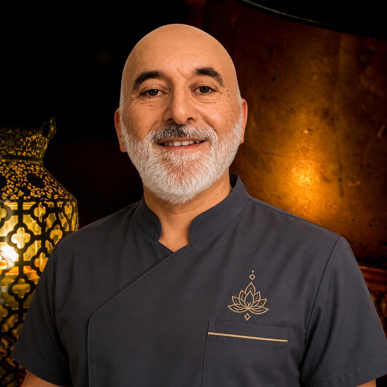 Miguel Ángel Santarsiere o/miguel-angel-santarsiere-reiki-cristaloterapia-sonoterapia-masajista-tantrico